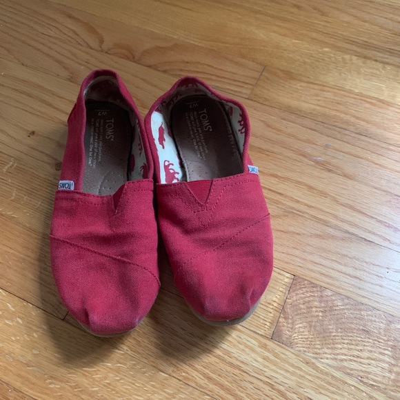 TOMS - Picture 3 of 7